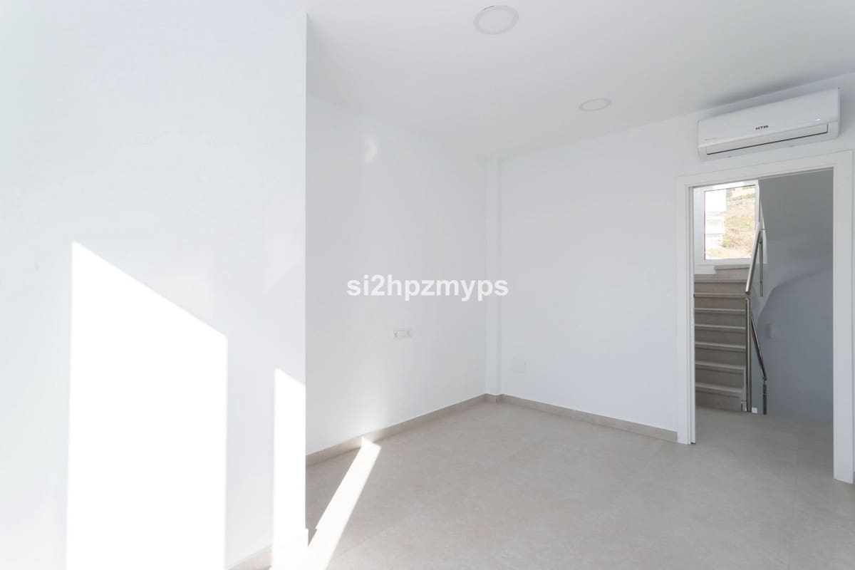 4 bedroom Villa for sale in Nerja - € 865,000 (Ref: 9413301)