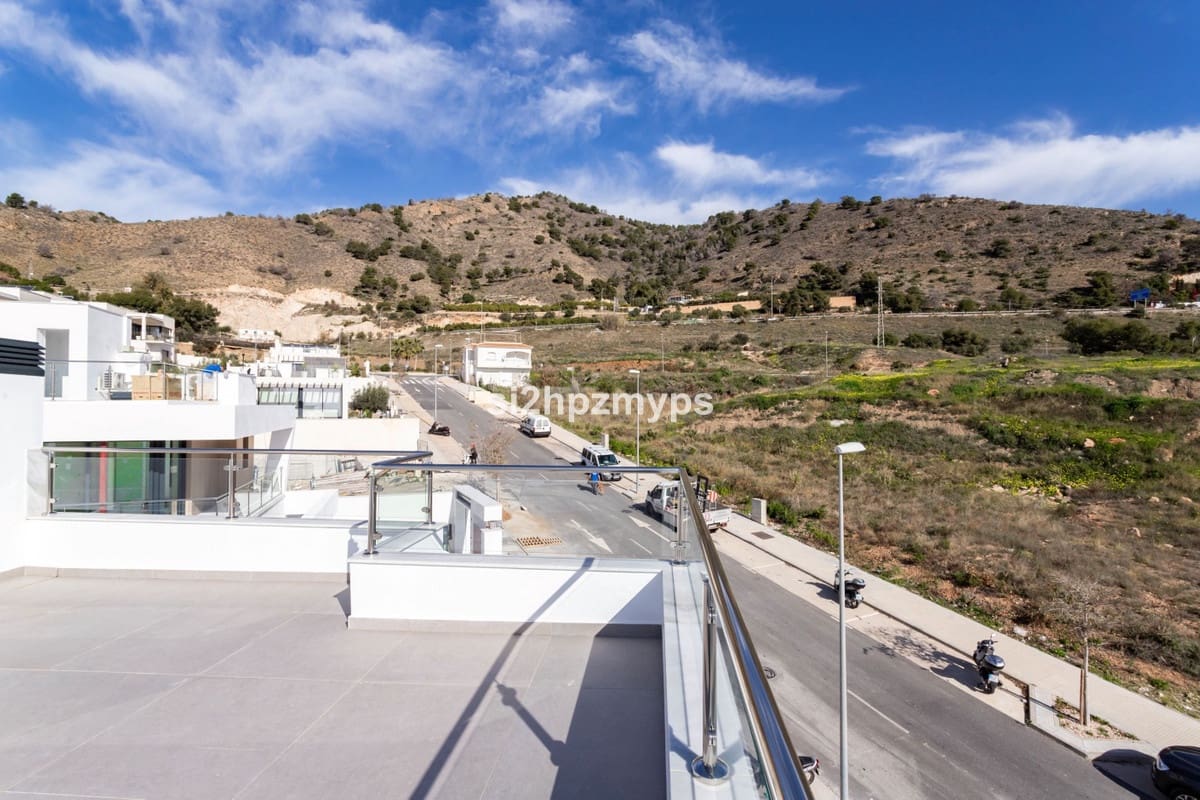 4 bedroom Villa for sale in Nerja - € 865,000 (Ref: 9413301)