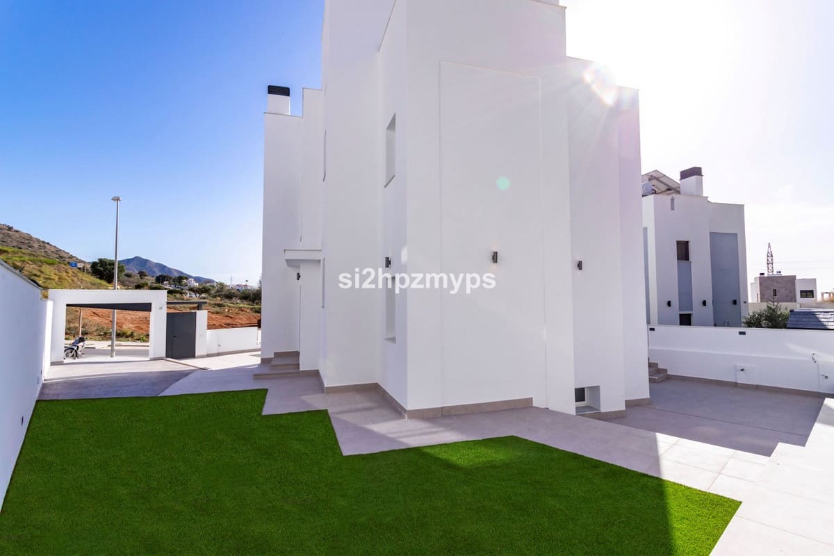 4 bedroom Villa for sale in Nerja - € 865,000 (Ref: 9413301)