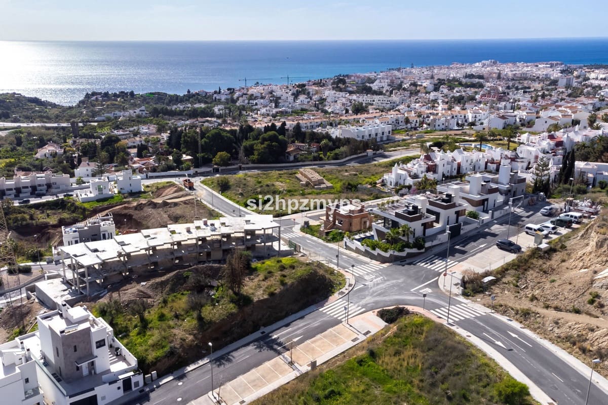 4 bedroom Villa for sale in Nerja - € 865,000 (Ref: 9413301)