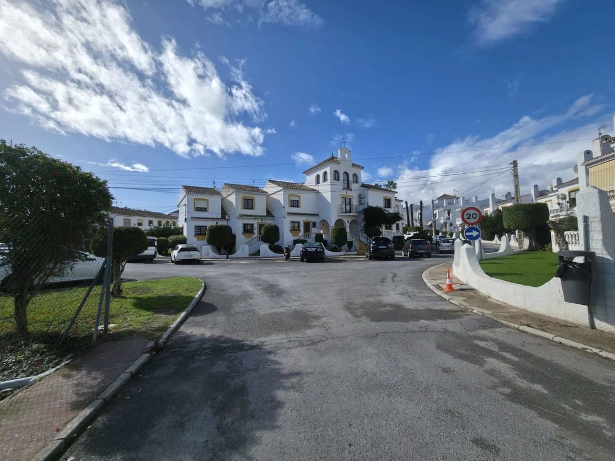 2 slaapkamer Huis te koop in Mijas - € 319.000 (Ref: 9413307)