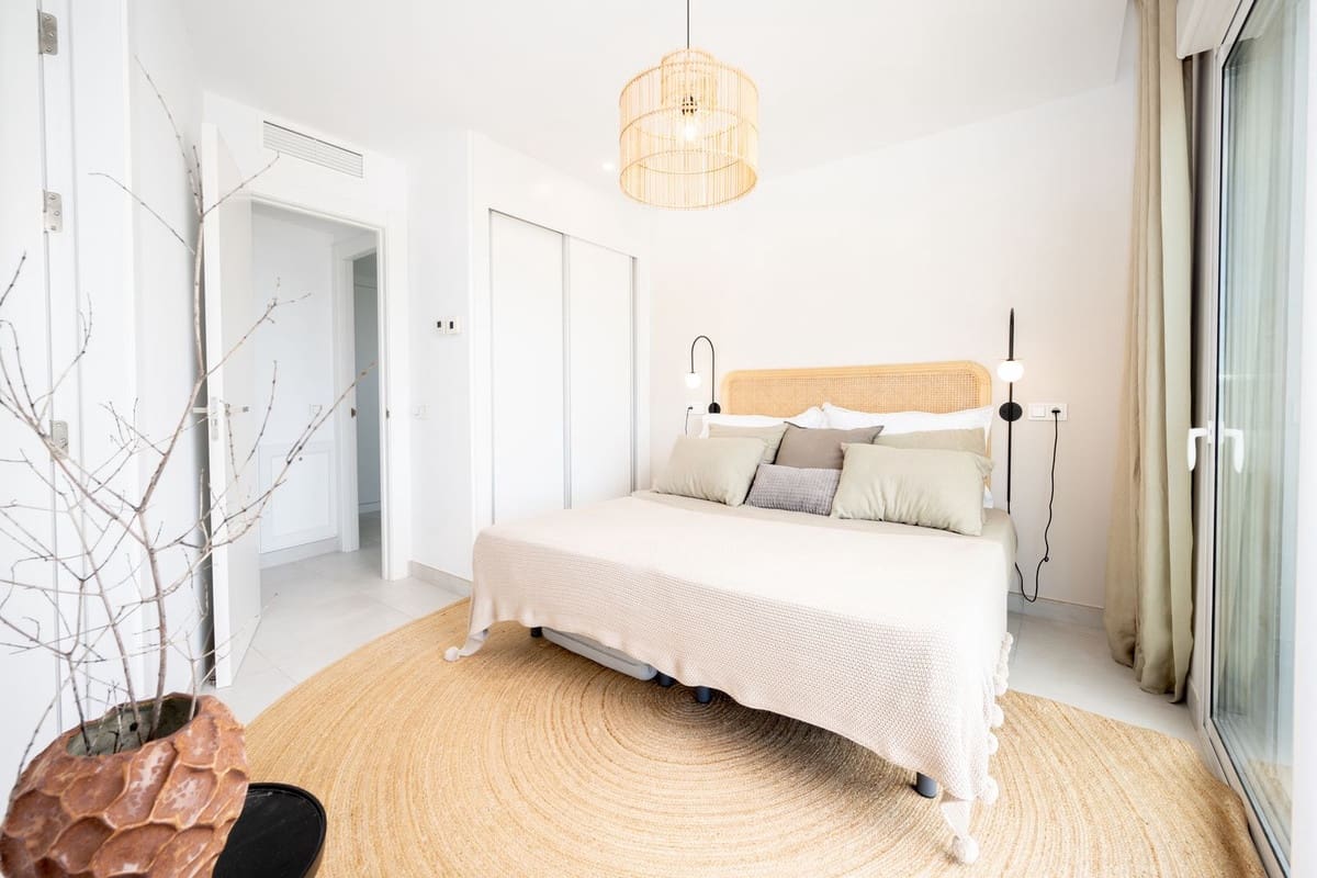 Ático de 3 habitaciones en Los Monteros en venta - 760.000 € (Ref: 9413315)