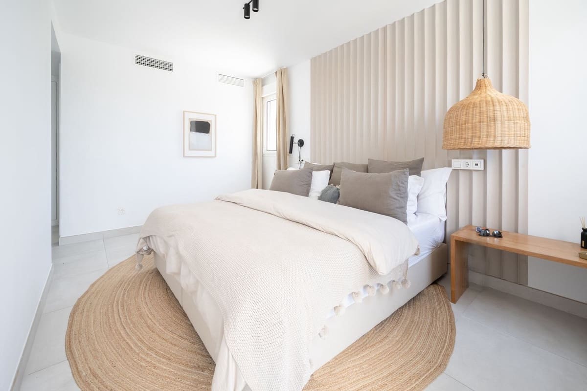 Ático de 3 habitaciones en Los Monteros en venta - 760.000 € (Ref: 9413315)