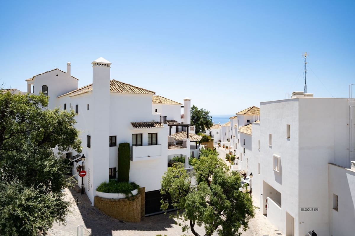 Ático de 3 habitaciones en Los Monteros en venta - 760.000 € (Ref: 9413315)