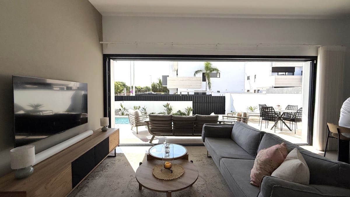 3 bedroom Apartment for sale in Pilar de la Horadada - € 449,000 (Ref: 9413320)