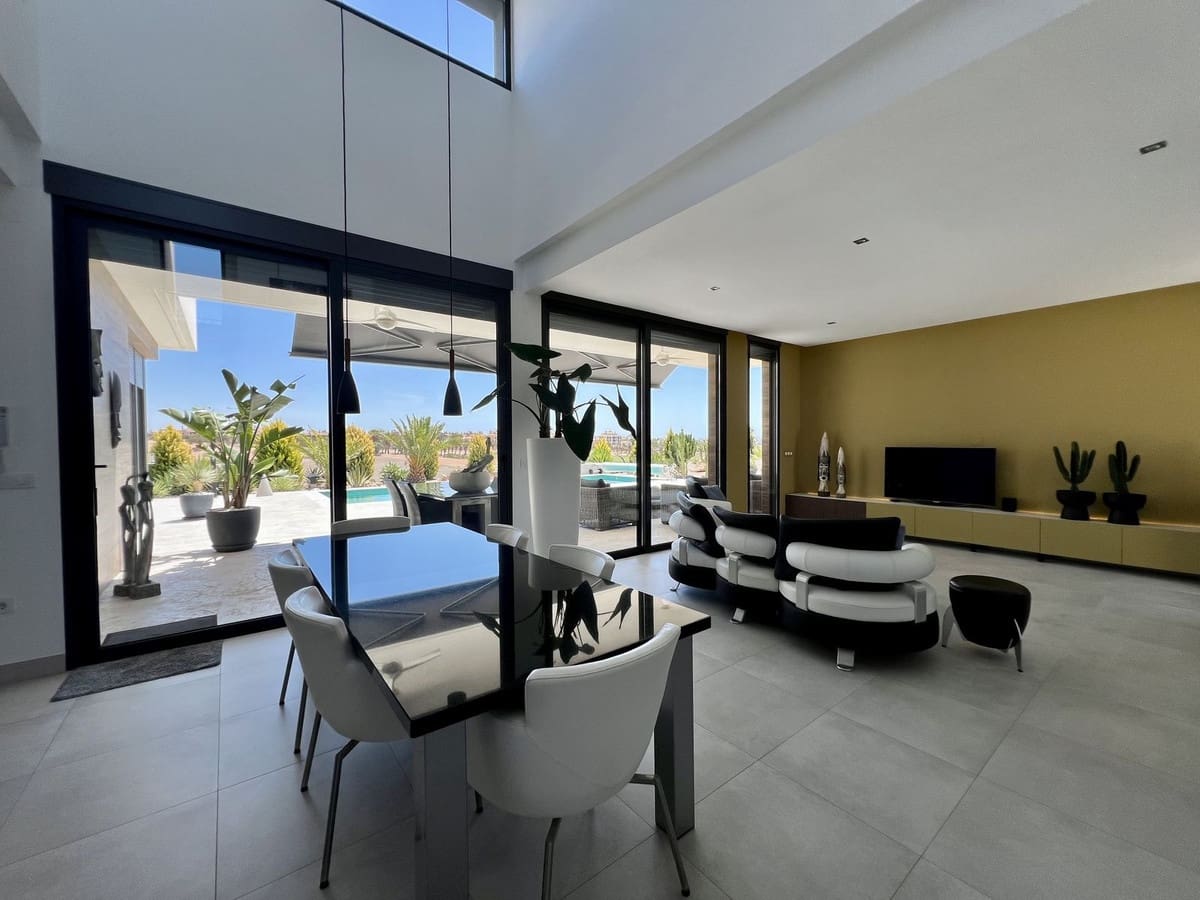 7 bedroom Villa for sale in Hacienda del Alamo - € 775,000 (Ref: 9413324)