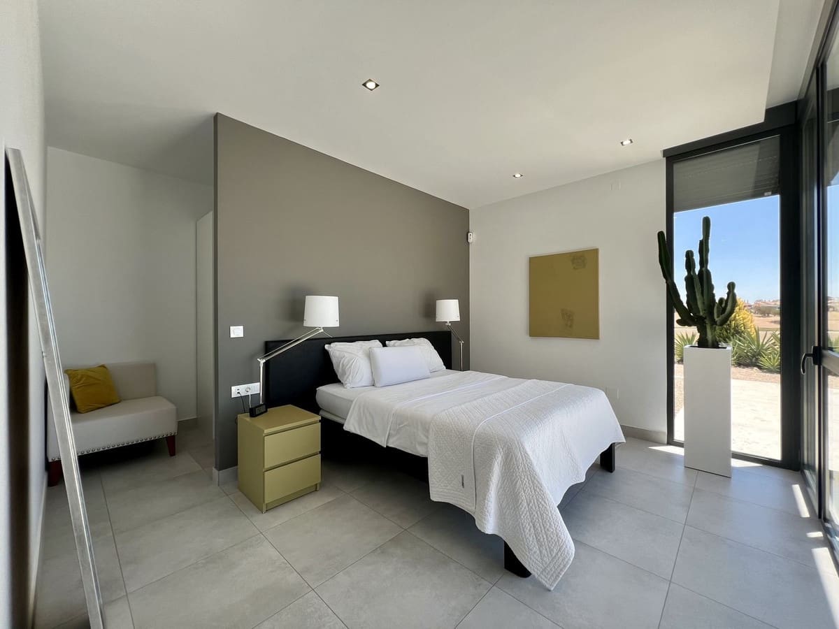 7 bedroom Villa for sale in Hacienda del Alamo - € 775,000 (Ref: 9413324)