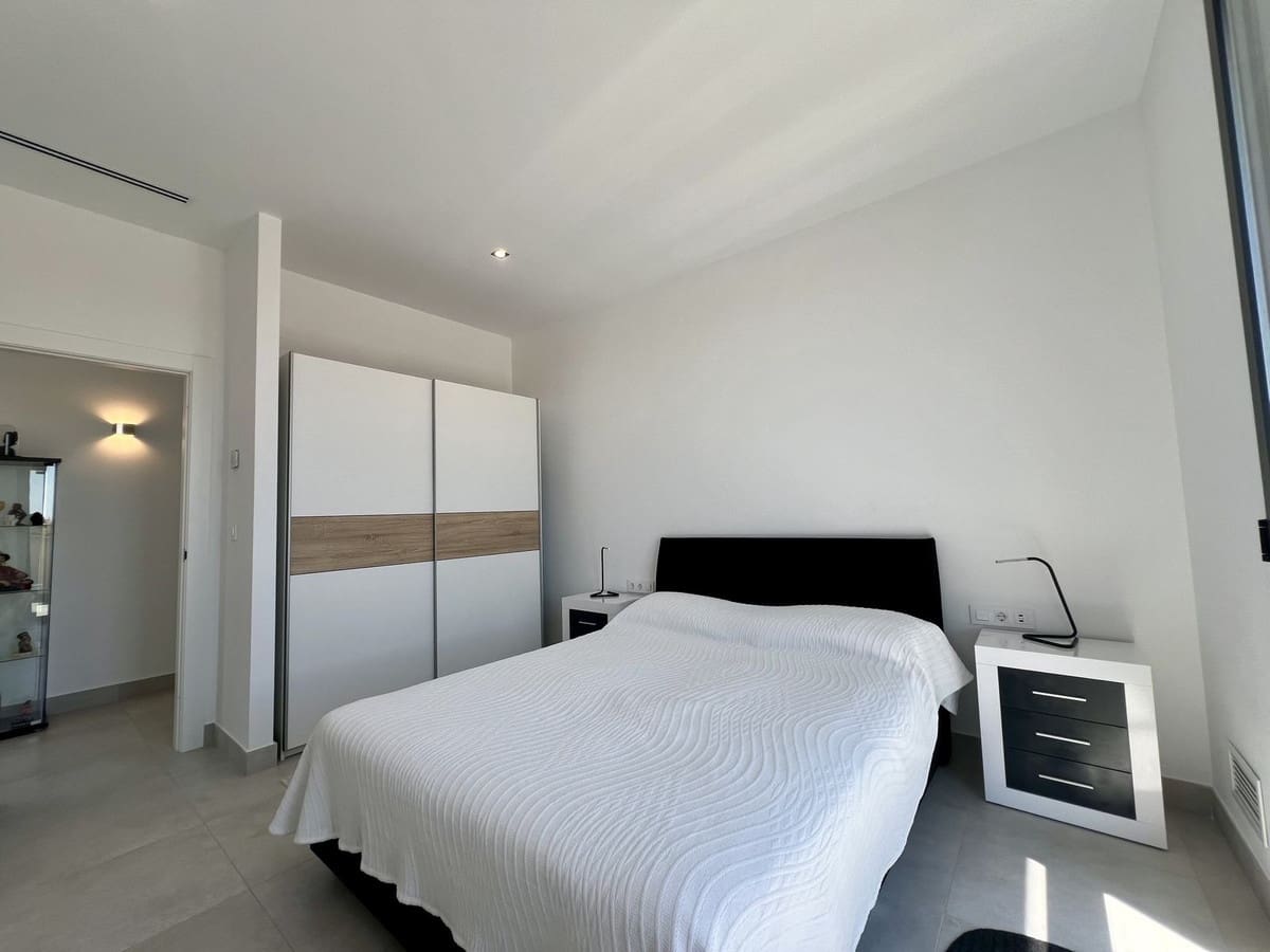 7 bedroom Villa for sale in Hacienda del Alamo - € 775,000 (Ref: 9413324)