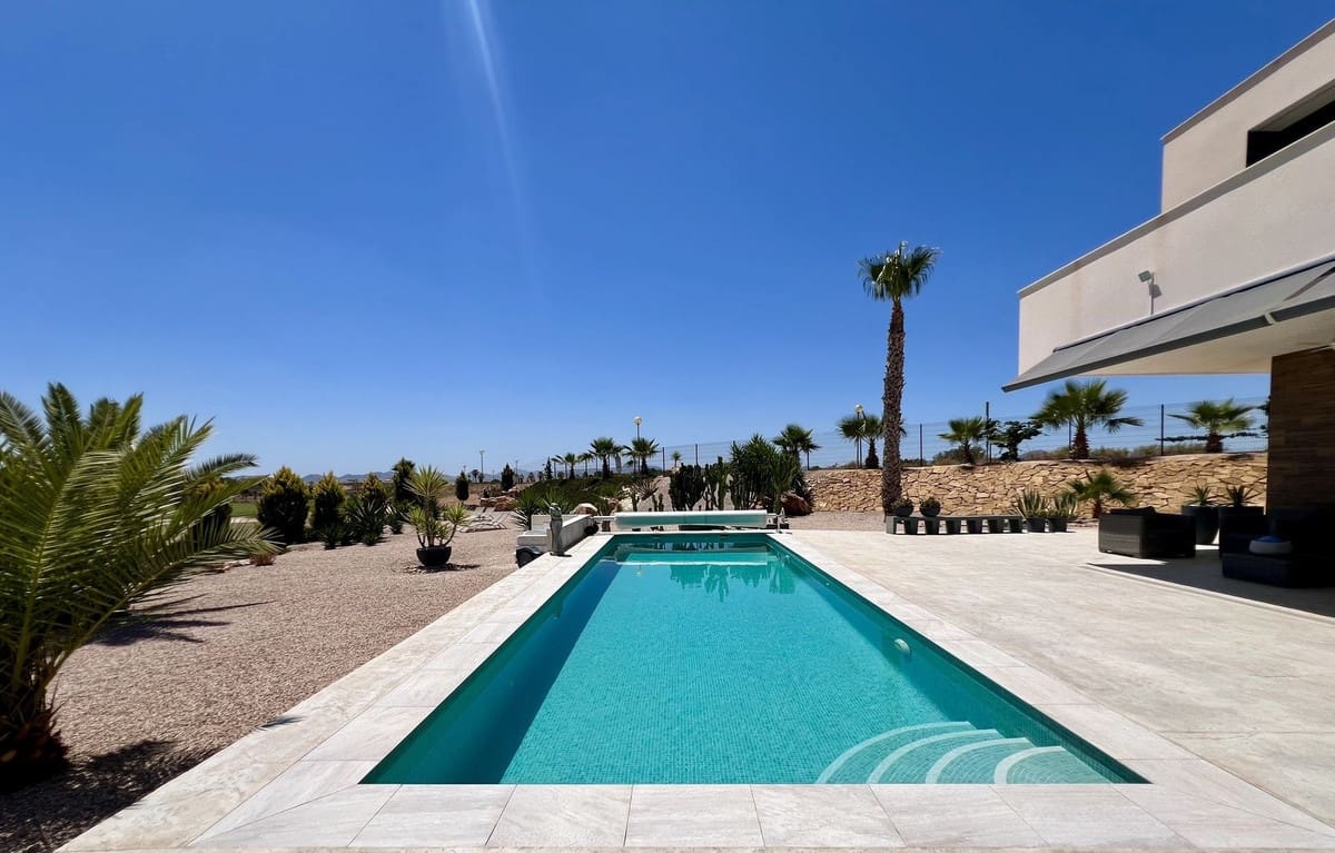 7 bedroom Villa for sale in Hacienda del Alamo - € 775,000 (Ref: 9413324)