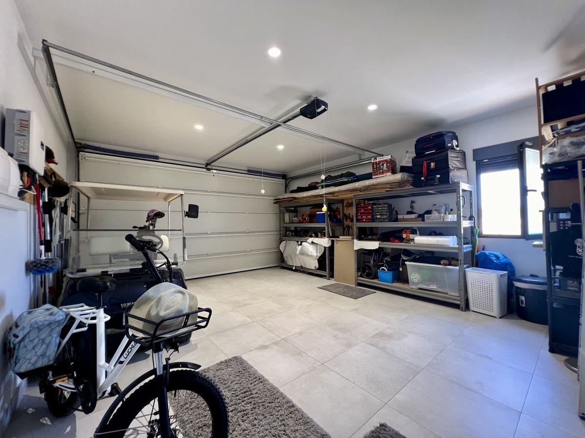 7 bedroom Villa for sale in Hacienda del Alamo - € 775,000 (Ref: 9413324)