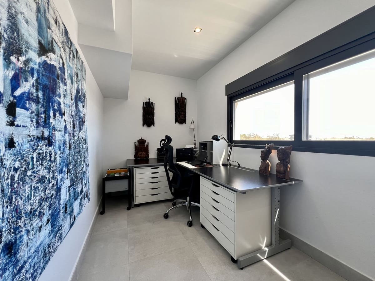 7 bedroom Villa for sale in Hacienda del Alamo - € 775,000 (Ref: 9413324)