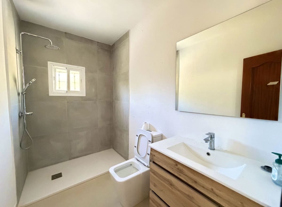 Chalet de 4 habitaciones en Estepona en venta - 550.000 € (Ref: 9413333)