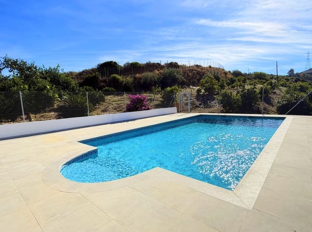 4 soverom Villa til salgs i Centro, Estepona - € 550 000 (Ref: 9413333)