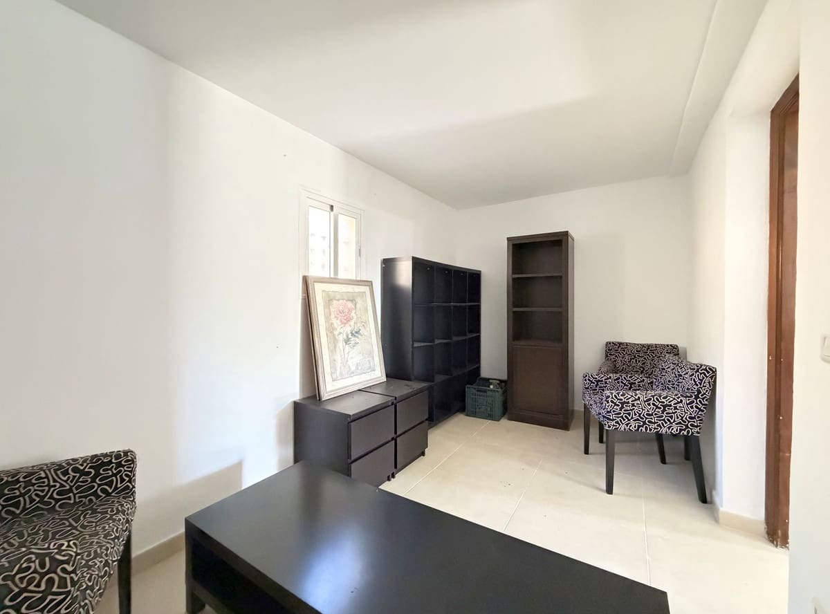 4 sypialnia Willa na sprzedaż w Estepona z basenem - 550 000 € (Ref: 9413333)