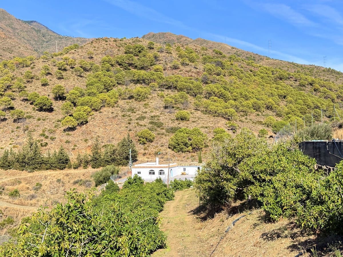 4 sypialnia Willa na sprzedaż w Estepona z basenem - 550 000 € (Ref: 9413333)