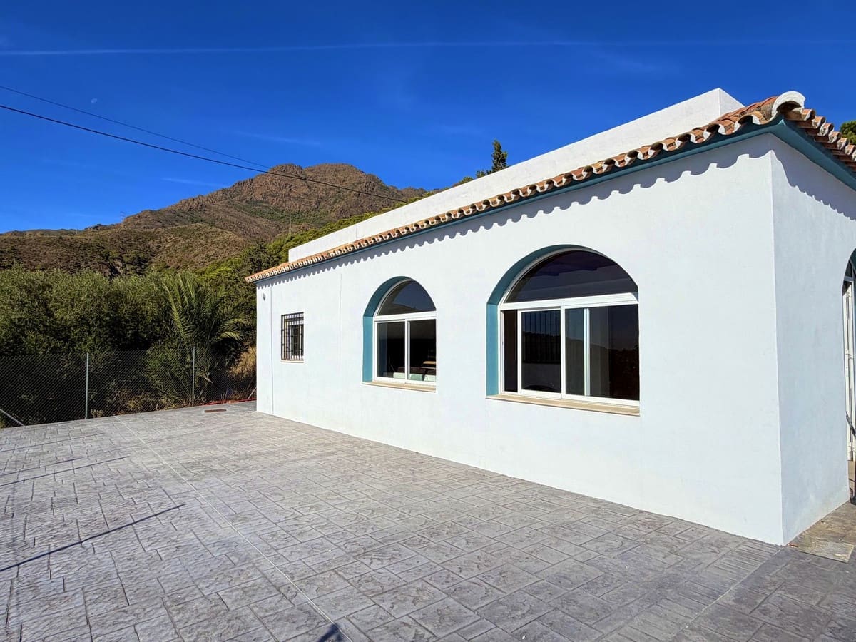 4 sypialnia Willa na sprzedaż w Estepona z basenem - 550 000 € (Ref: 9413333)