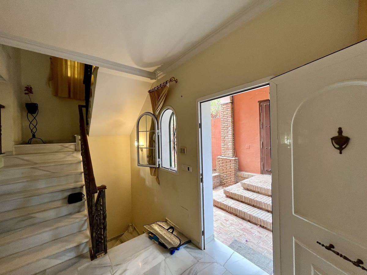 8 soveværelse Villa til salg i Mijas Golf - € 950.000 (Ref: 9413335)