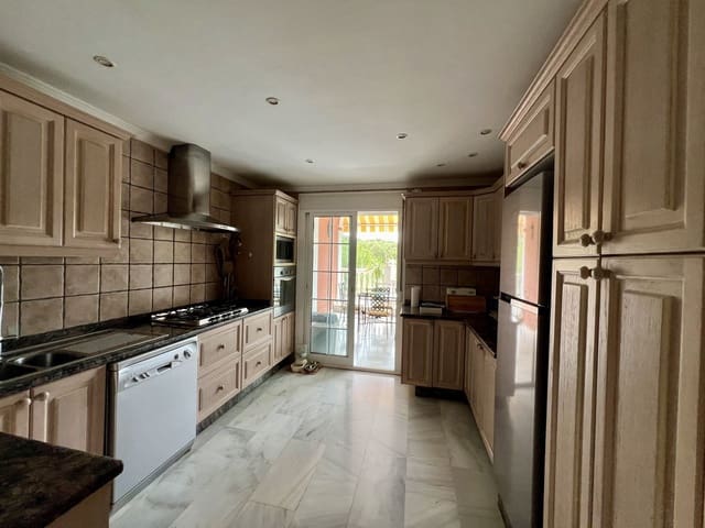 8 soveværelse Villa til salg i Mijas Golf, Mijas - € 950.000 (Ref: 9413335)