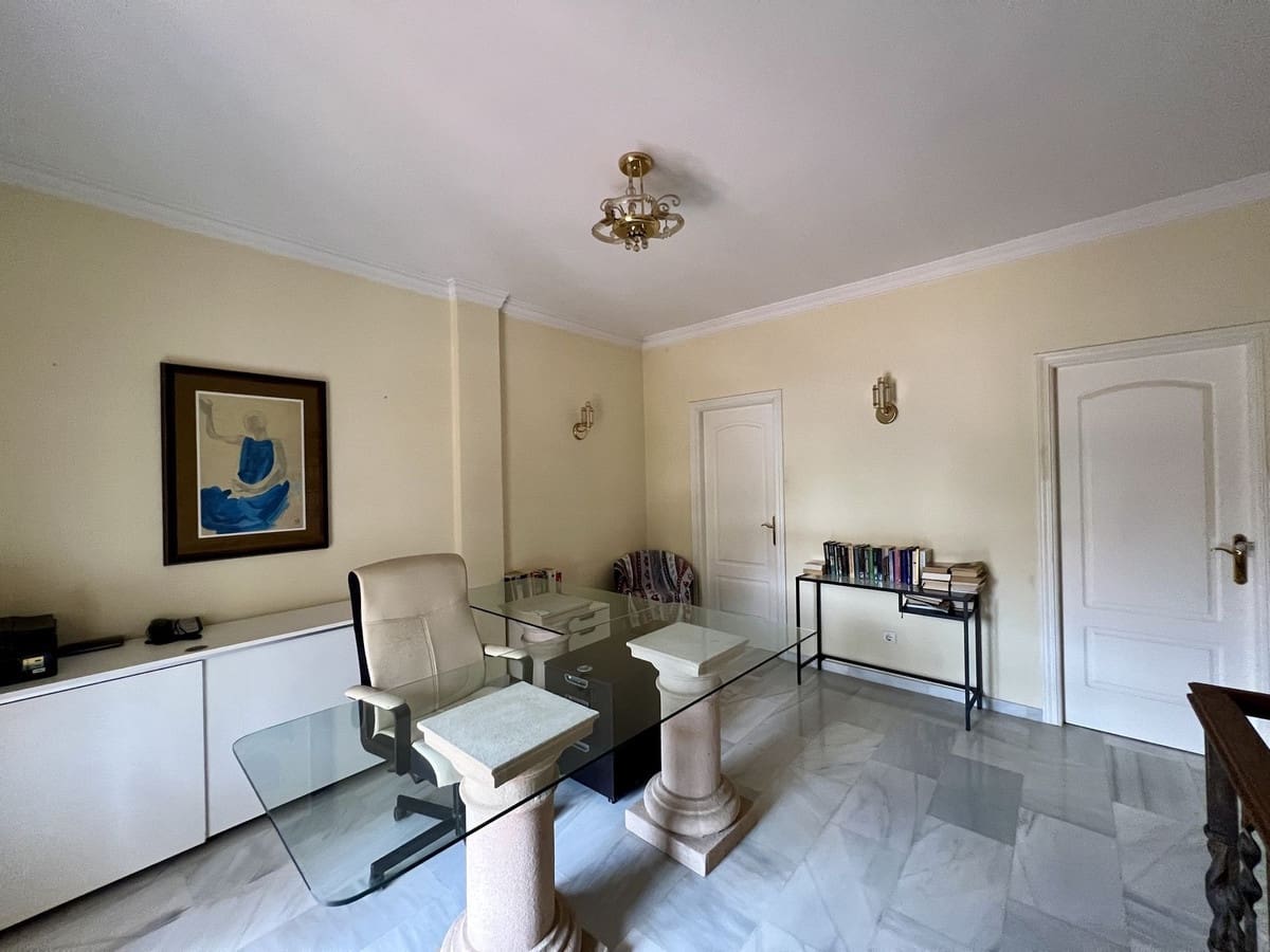 8 soveværelse Villa til salg i Mijas Golf - € 950.000 (Ref: 9413335)