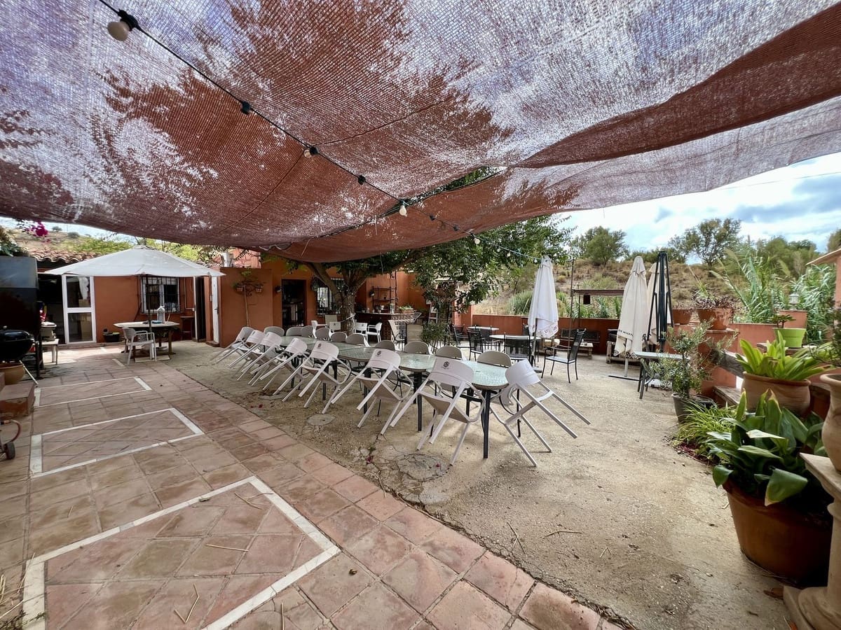 8 soveværelse Villa til salg i Mijas Golf - € 950.000 (Ref: 9413335)