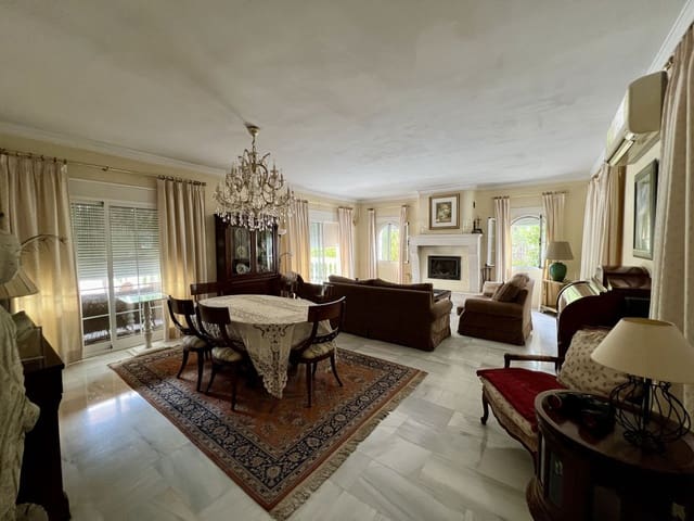 8 soveværelse Villa til salg i Mijas Golf, Mijas - € 950.000 (Ref: 9413335)