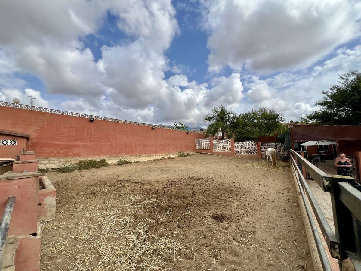 8 soveværelse Villa til salg i Mijas Golf - € 950.000 (Ref: 9413335)