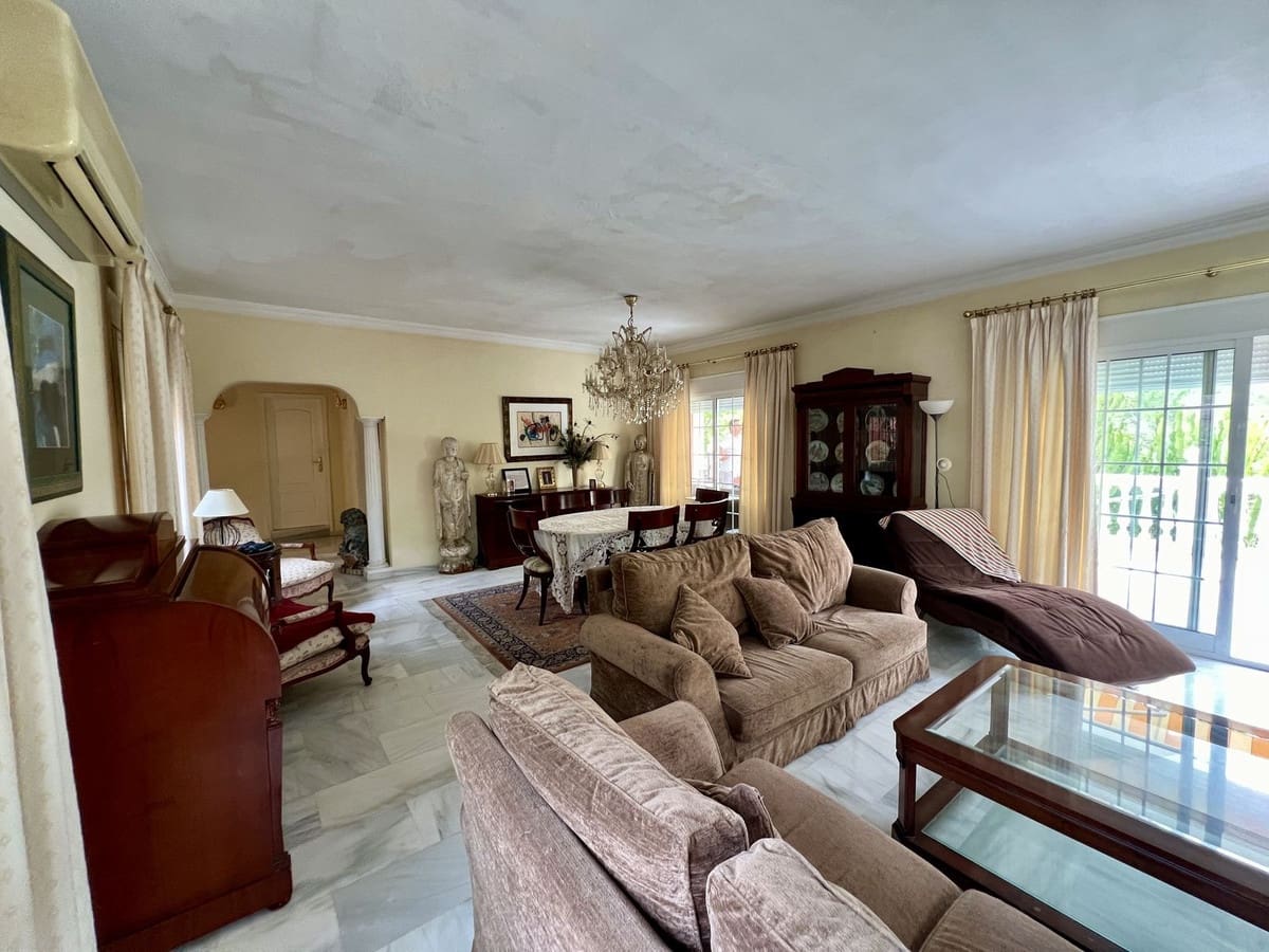 8 Zimmer Villa zu verkaufen in Mijas Golf - 950.000 € (Ref: 9413335)