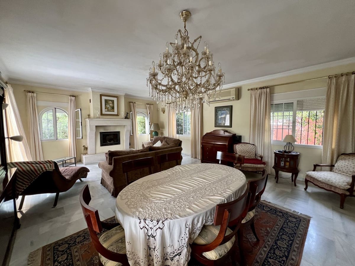 8 Zimmer Villa zu verkaufen in Mijas Golf - 950.000 € (Ref: 9413335)