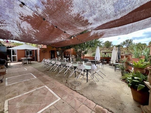 8 soveværelse Villa til salg i Mijas Golf, Mijas med swimmingpool - € 950.000 (Ref: 9413335)