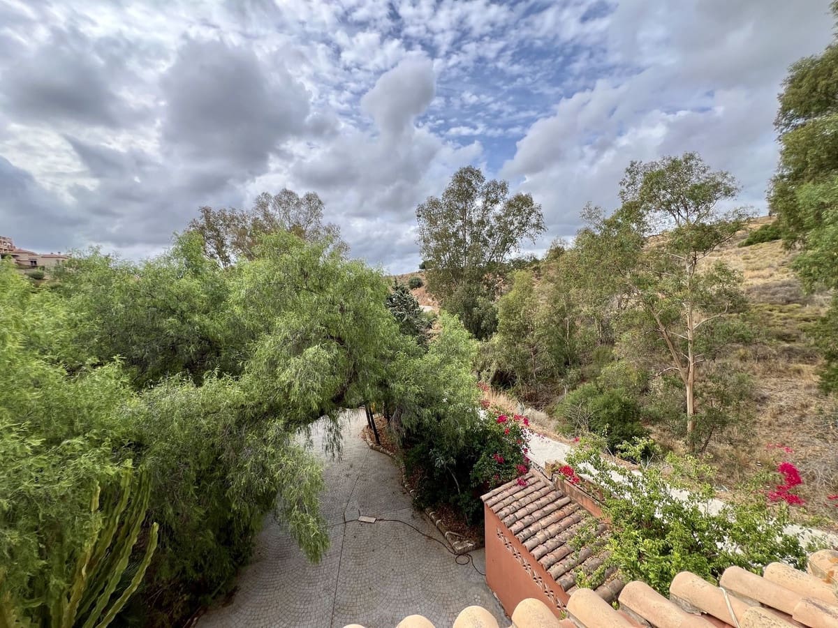 8 Zimmer Villa zu verkaufen in Mijas Golf - 950.000 € (Ref: 9413335)