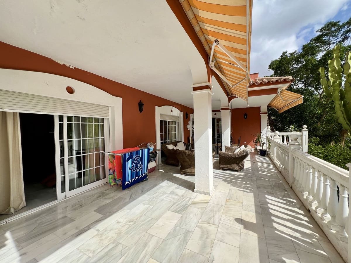 8 Zimmer Villa zu verkaufen in Mijas Golf - 950.000 € (Ref: 9413335)