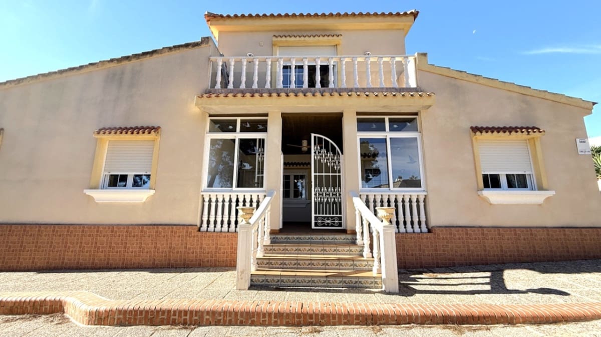 4 soveværelse Villa til salg i Pilar de la Horadada - € 480.000 (Ref: 9413337)