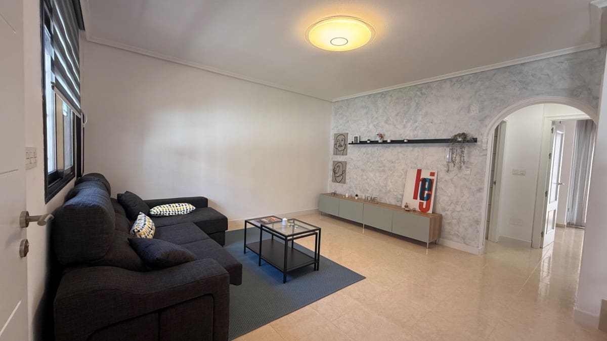 Casa de 3 habitaciones en San Miguel de Salinas en venta - 229.900 € (Ref: 9413340)