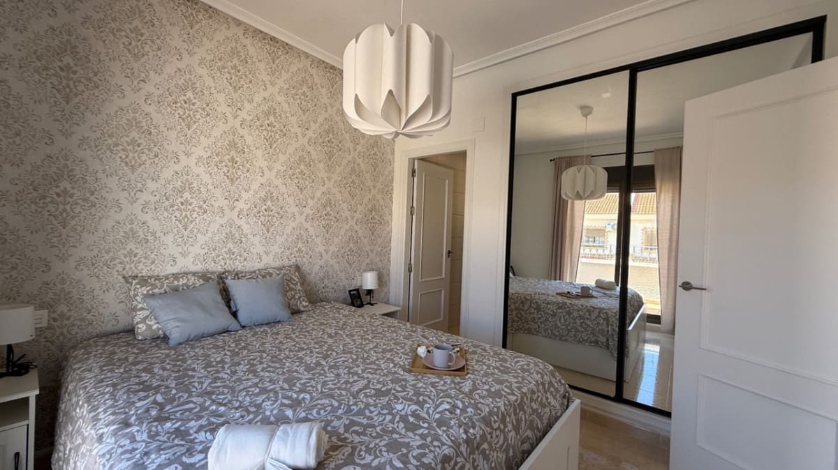 Casa de 3 habitaciones en San Miguel de Salinas en venta - 229.900 € (Ref: 9413340)