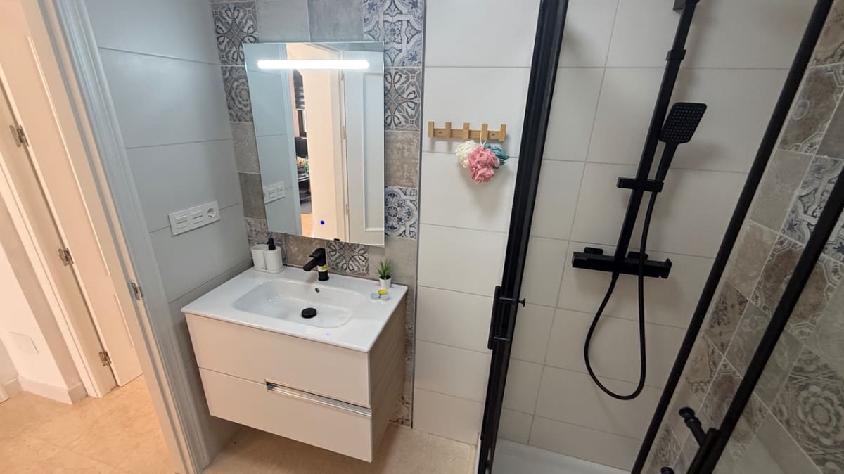 Casa de 3 habitaciones en San Miguel de Salinas en venta - 229.900 € (Ref: 9413340)