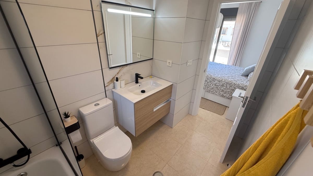 Casa de 3 habitaciones en San Miguel de Salinas en venta - 229.900 € (Ref: 9413340)