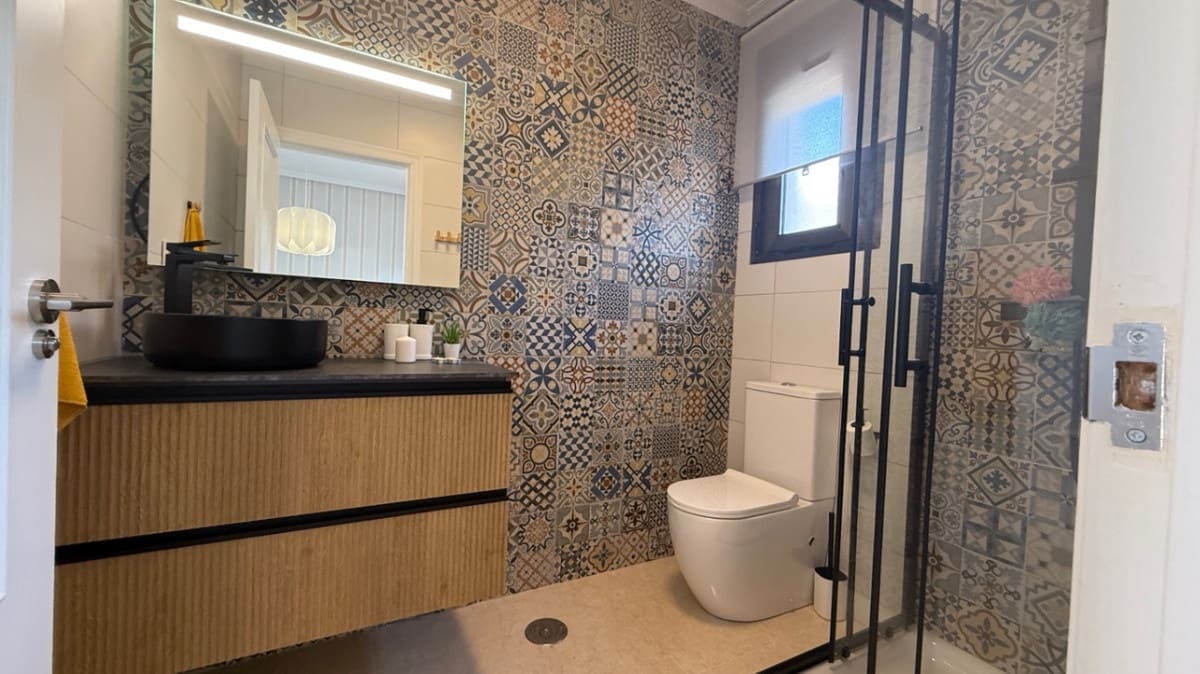 Casa de 3 habitaciones en San Miguel de Salinas en venta - 229.900 € (Ref: 9413340)