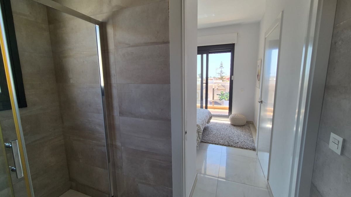 4 camera da letto Villa in vendita in Torrevieja - 785.000 € (Rif: 9413341)