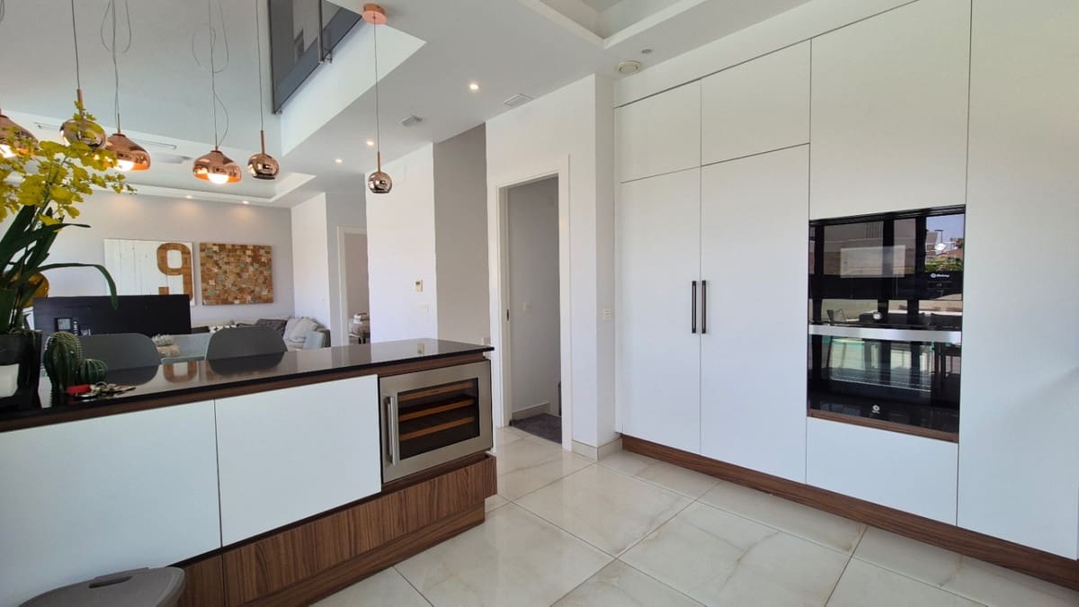 4 bedroom Villa for sale in Torrevieja - € 785,000 (Ref: 9413341)