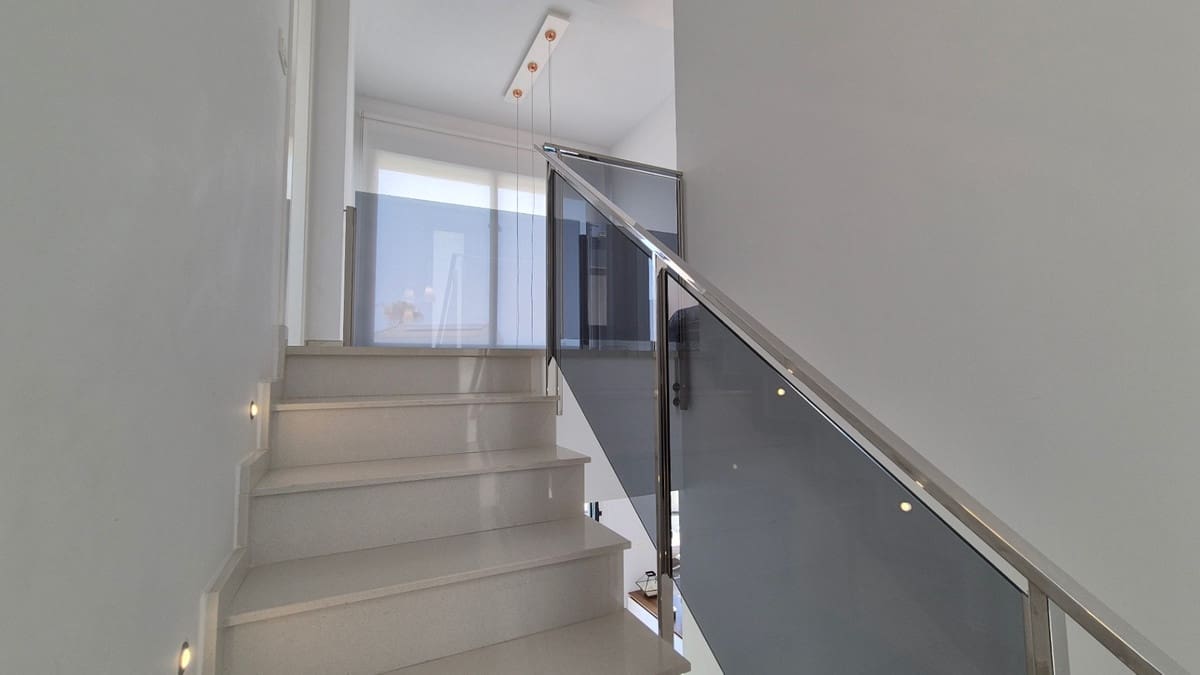 4 bedroom Villa for sale in Torrevieja - € 785,000 (Ref: 9413341)