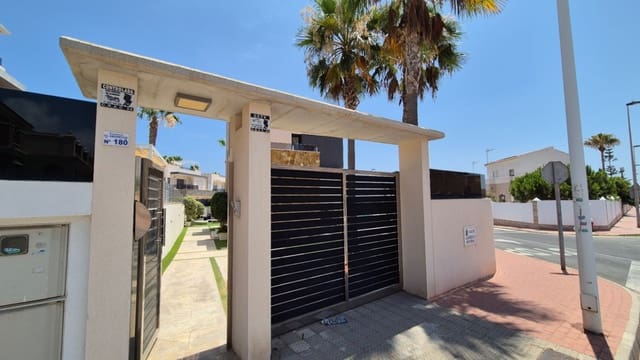 4 soverom Villa til salgs i Las Piscinas Naturales, Torrevieja - € 785 000 (Ref: 9413341)