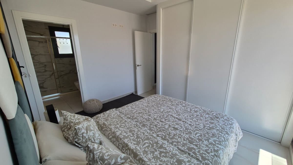 4 bedroom Villa for sale in Torrevieja - € 785,000 (Ref: 9413341)