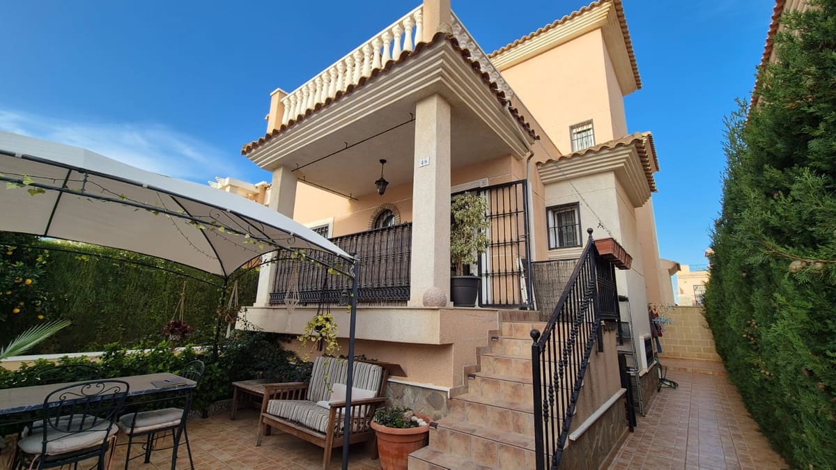 2 bedroom Villa for sale in Orihuela Costa - € 340,000 (Ref: 9413347)