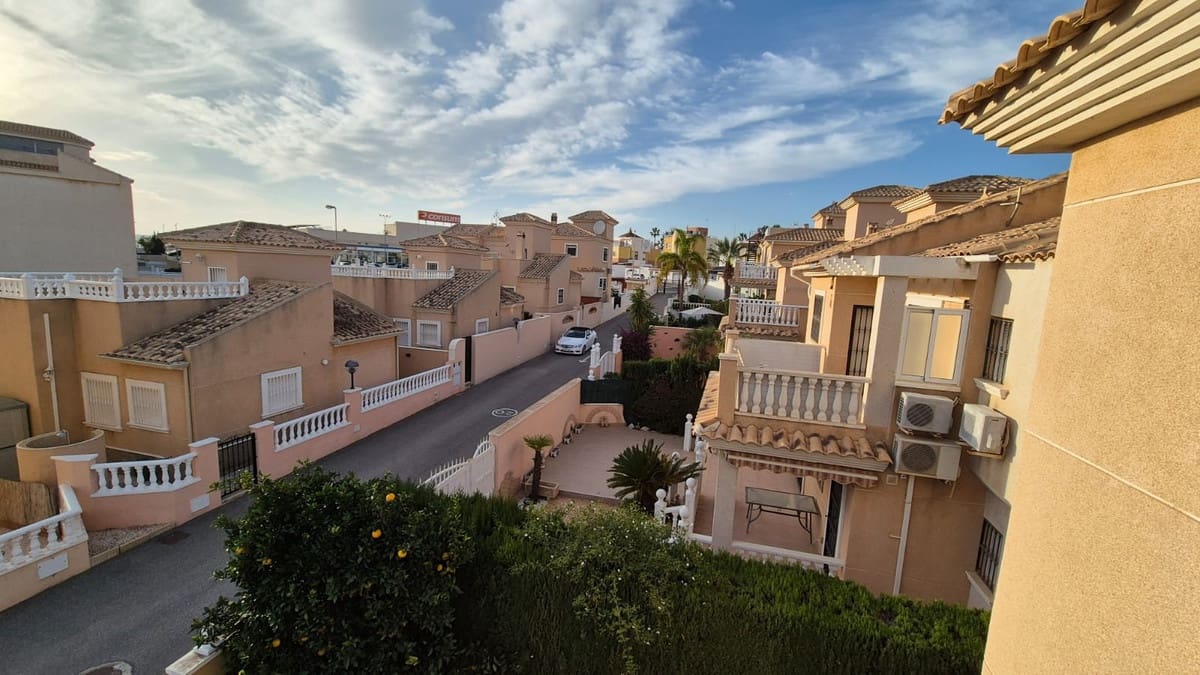 2 bedroom Villa for sale in Orihuela Costa - € 340,000 (Ref: 9413347)