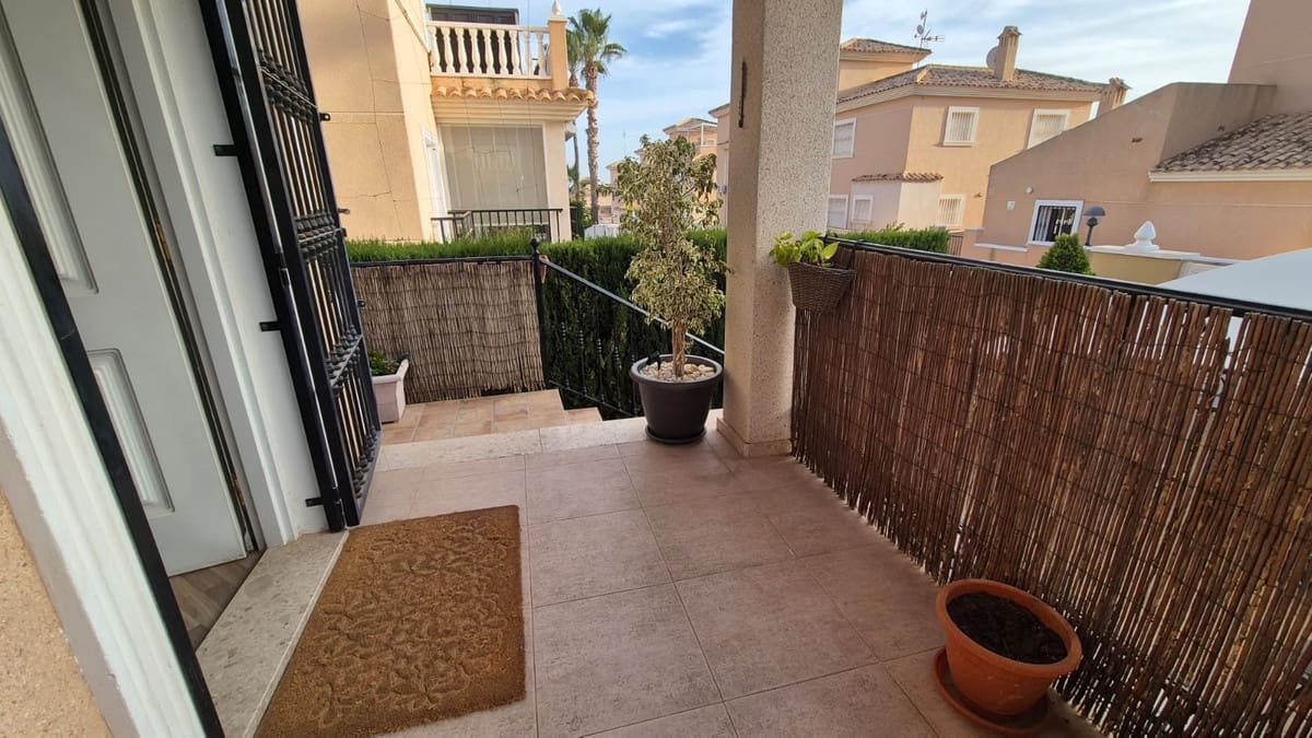 2 bedroom Villa for sale in Orihuela Costa - € 340,000 (Ref: 9413347)