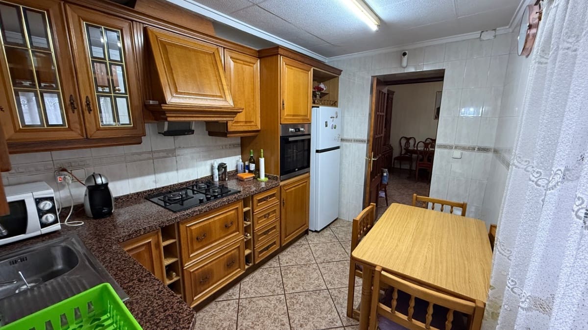 4 slaapkamer Huis te koop in Torrevieja - € 275.000 (Ref: 9413350)