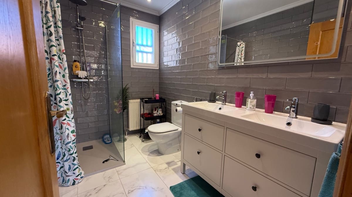 Chalet de 4 habitaciones en Orihuela Costa en venta - 570.000 € (Ref: 9413352)