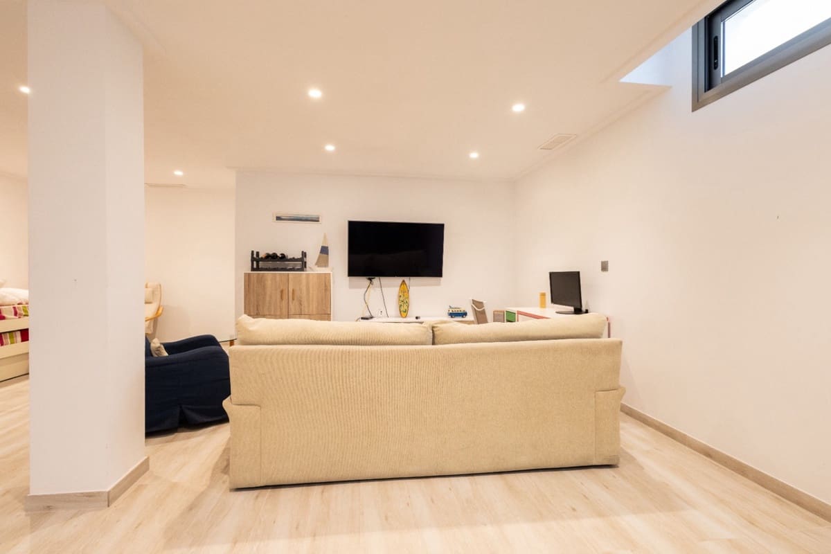 4 bedroom Villa for sale in Orihuela - € 536,500 (Ref: 9413359)