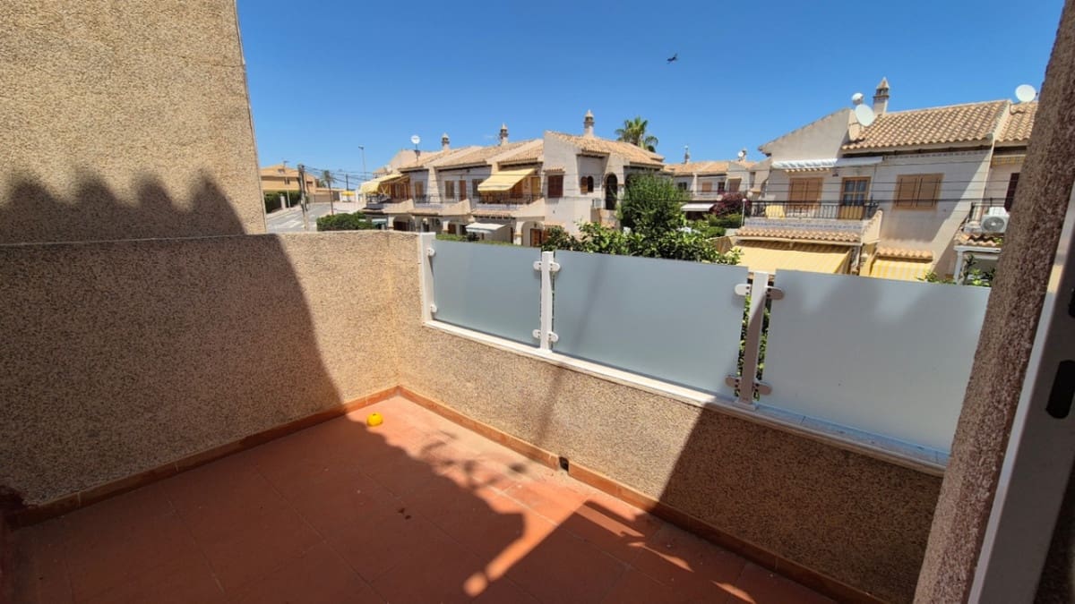 3 bedroom Townhouse for sale in Torrevieja - € 235,000 (Ref: 9413360)