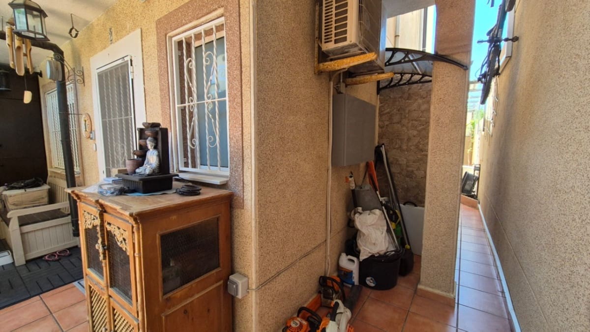 3 bedroom Townhouse for sale in Torrevieja - € 235,000 (Ref: 9413360)